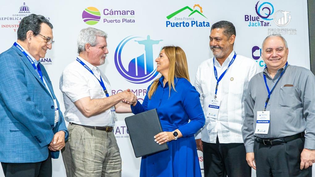 Cámaras de Comercio de Puerto Plata y de Puerto Rico USA firman convenio para promover iniciativas económicas bilaterales   